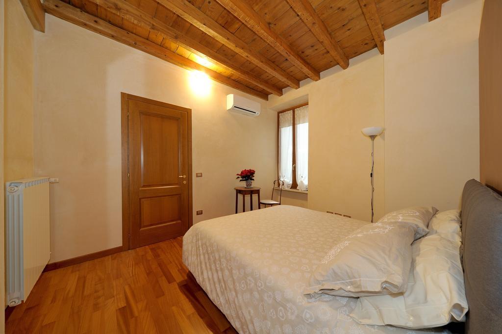 Antico Palazzo Signorile Apartment Salo Exterior photo