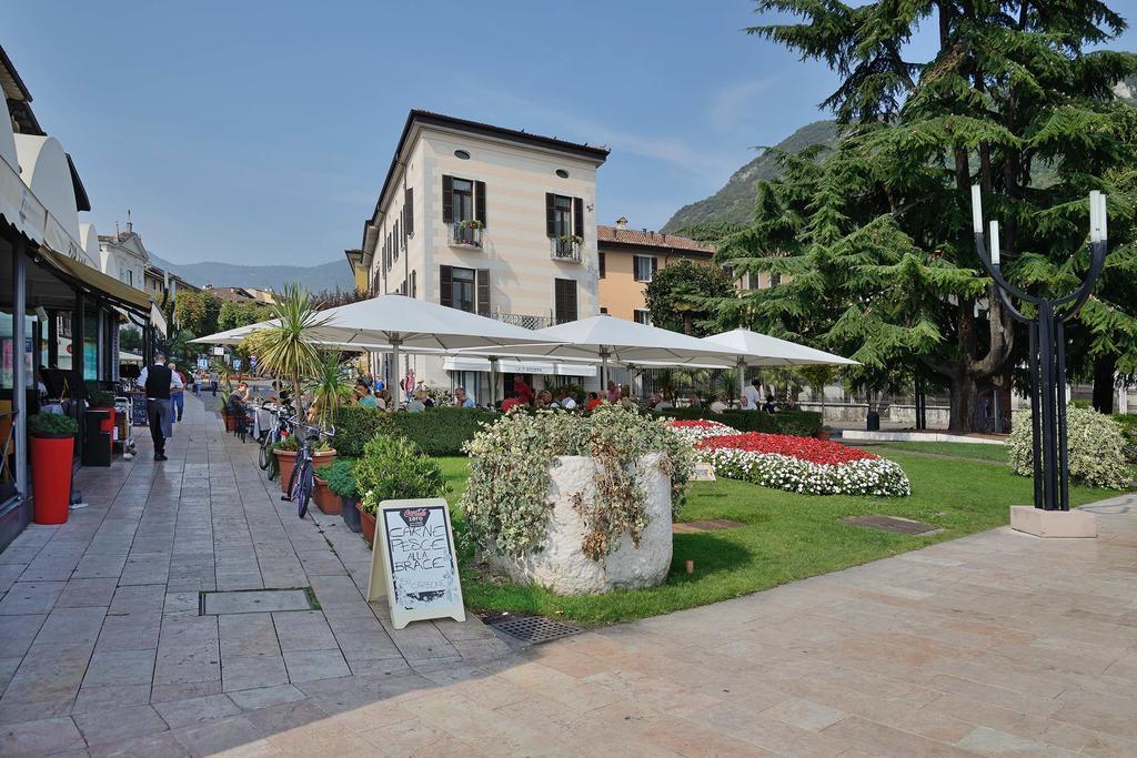 Antico Palazzo Signorile Apartment Salo Exterior photo