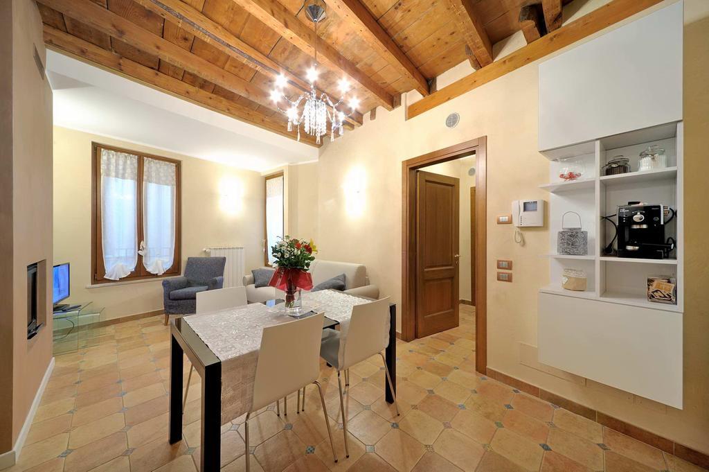 Antico Palazzo Signorile Apartment Salo Exterior photo